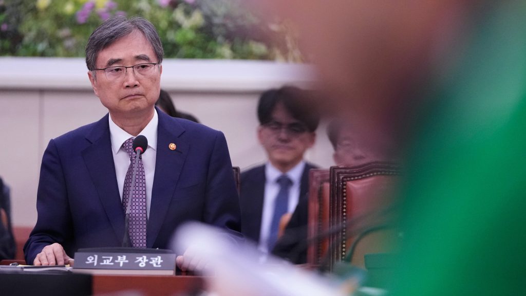 In South Korea and Japan, Fury at U.S. Fuels Backlash Over Trade Deals